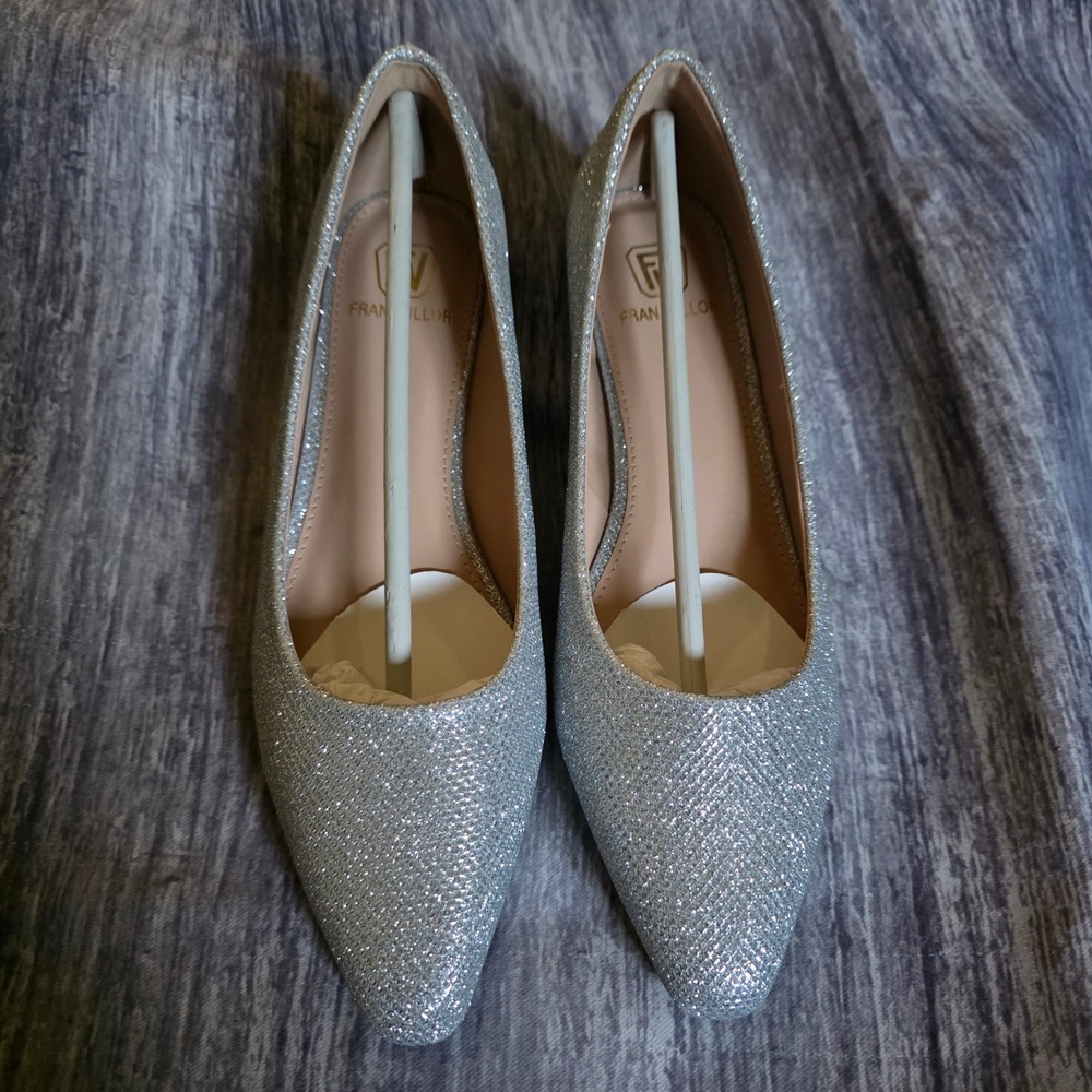 Fran Willor Womens Silver Glitter Low Block Heel Pointed Toe Pumps Size 7.5